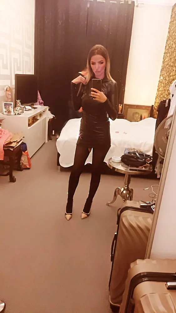 Klara - Mona Roses in Berlin +49 30 83229067 // szex találkozók, szex randi, hobbikurvák, kurvák, prostituáltak, shemale, transzneműek