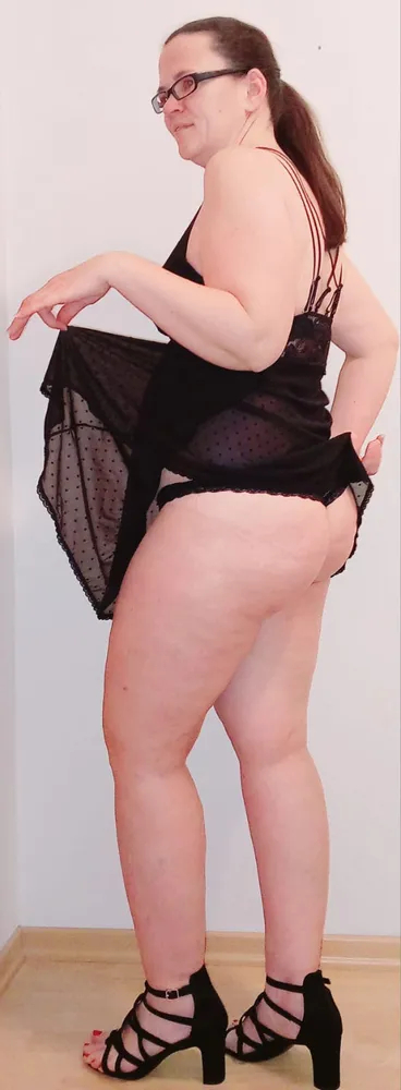 Rike - Mona Roses in Berlin +49 30 83229067 // szex találkozók, szex randi, hobbikurvák, kurvák, prostituáltak, shemale, transzneműek