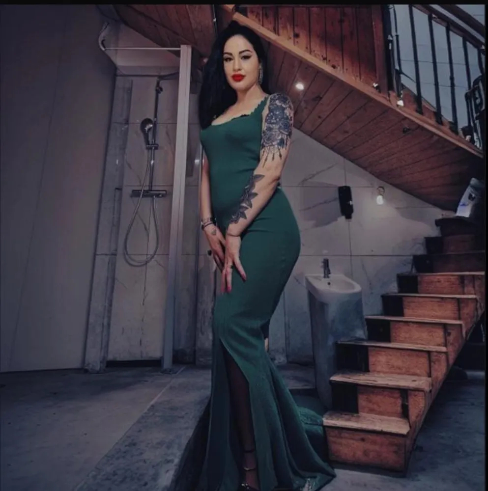 Lady Gloria - Lady Discreet in Berlin +49 30 36759370 // szex találkozók, szex randi, hobbikurvák, kurvák, prostituáltak, shemale, transzneműek