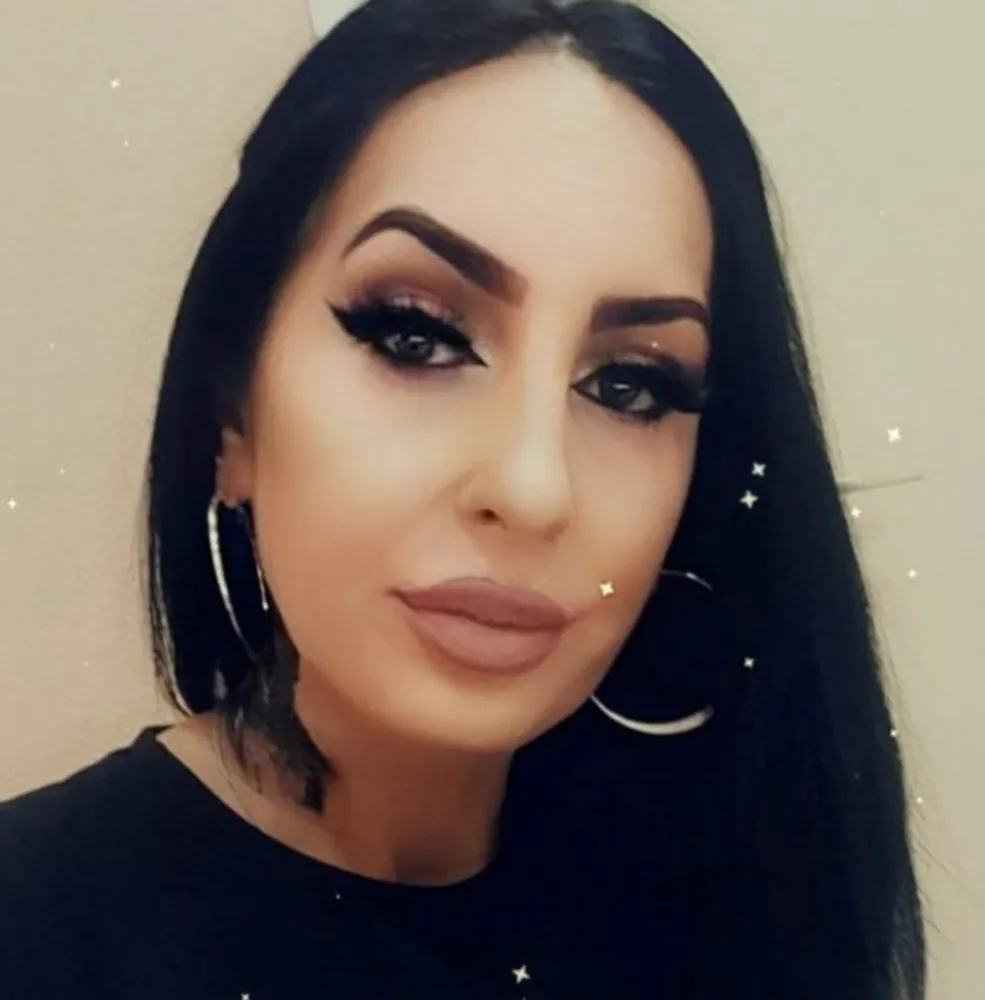 Delia - Lady Discreet in Berlin +49 30 36759370 // szex találkozók, szex randi, hobbikurvák, kurvák, prostituáltak, shemale, transzneműek