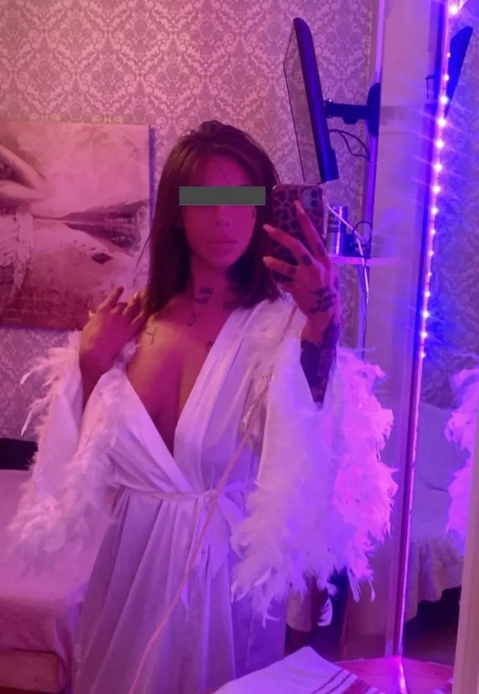 Emilia - Lady Discreet in Berlin +49 30 36759370 // szex találkozók, szex randi, hobbikurvák, kurvák, prostituáltak, shemale, transzneműek