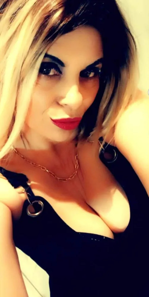 Angelika - Lady Discreet in Berlin +49 30 36759370 // szex találkozók, szex randi, hobbikurvák, kurvák, prostituáltak, shemale, transzneműek