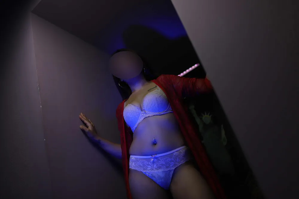 Denissa - Lady Discreet in Berlin +49 30 36759370 // szex találkozók, szex randi, hobbikurvák, kurvák, prostituáltak, shemale, transzneműek