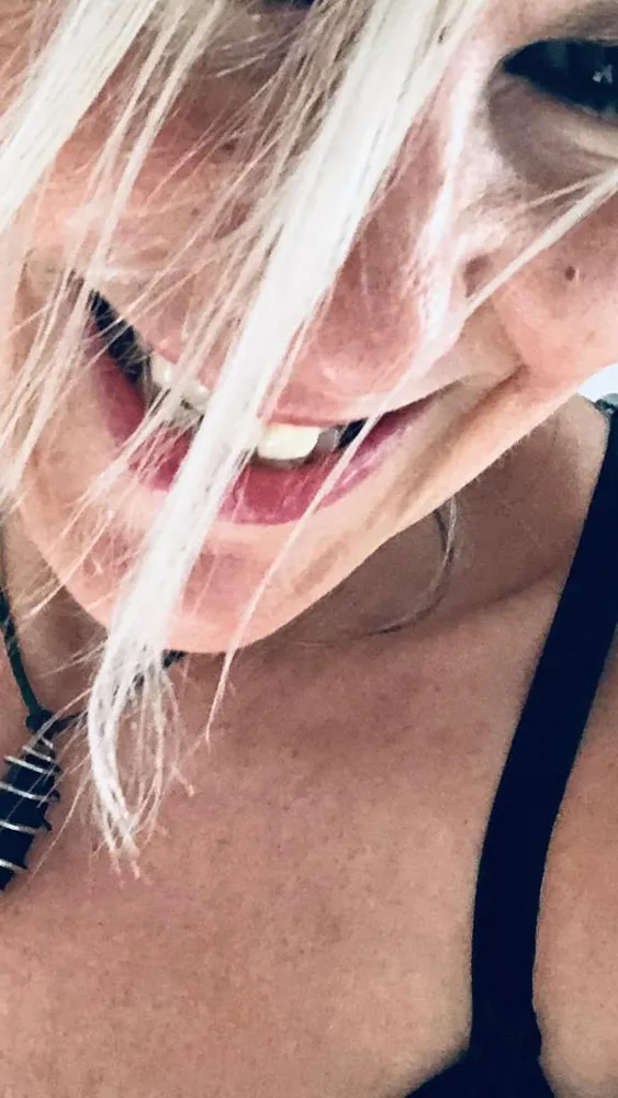 Absolut Allegra - Berlin City Girls in Berlin +49 30 57792021 // szex találkozók, szex randi, hobbikurvák, kurvák, prostituáltak, shemale, transzneműek