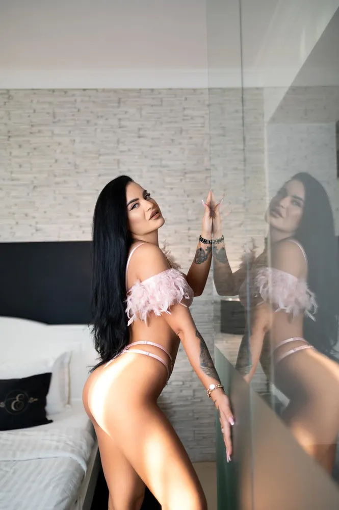 Daniela - Relax Lounge Aachen +49 1512 9630647 // секс срещи, секс среща, хоби курви, проститутки, травестити, транссексуални