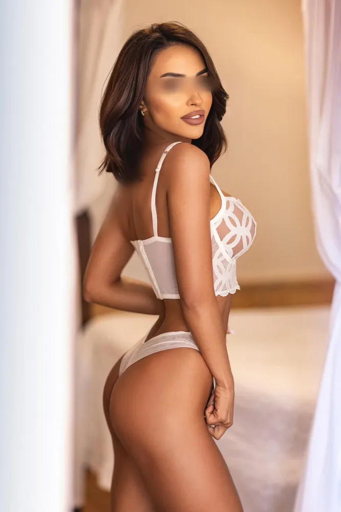 Mia - Relax Lounge v Aachen +49 1512 9630647 // sex schůzky, sex rande, hobby děvky, děvky, prostitutky, shemale, transky