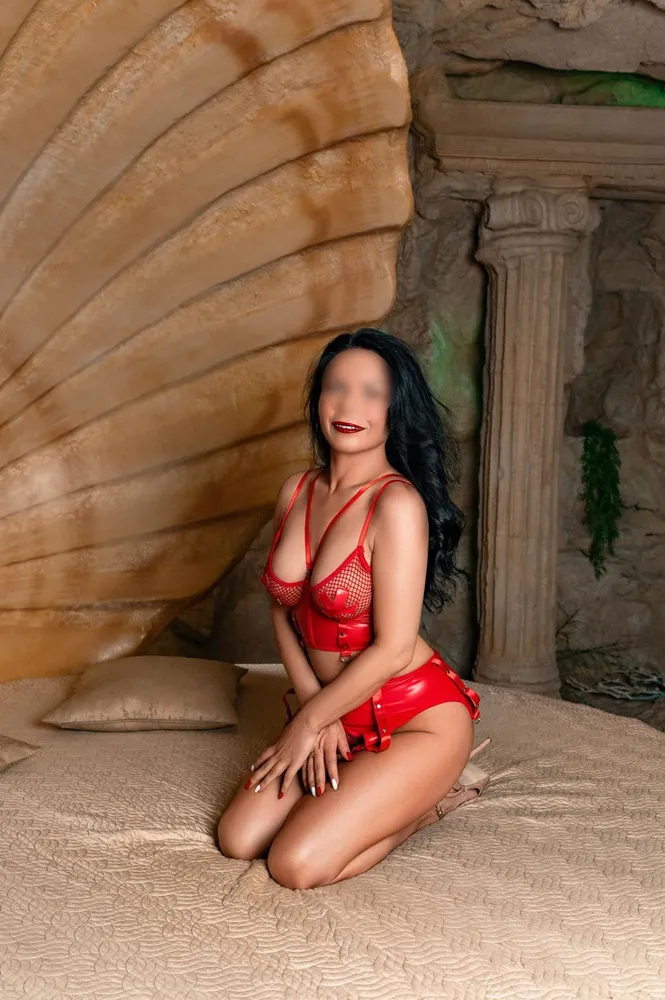 Valerie - Relax Lounge v Aachen +49 1512 9630647 // sex schůzky, sex rande, hobby děvky, děvky, prostitutky, shemale, transky