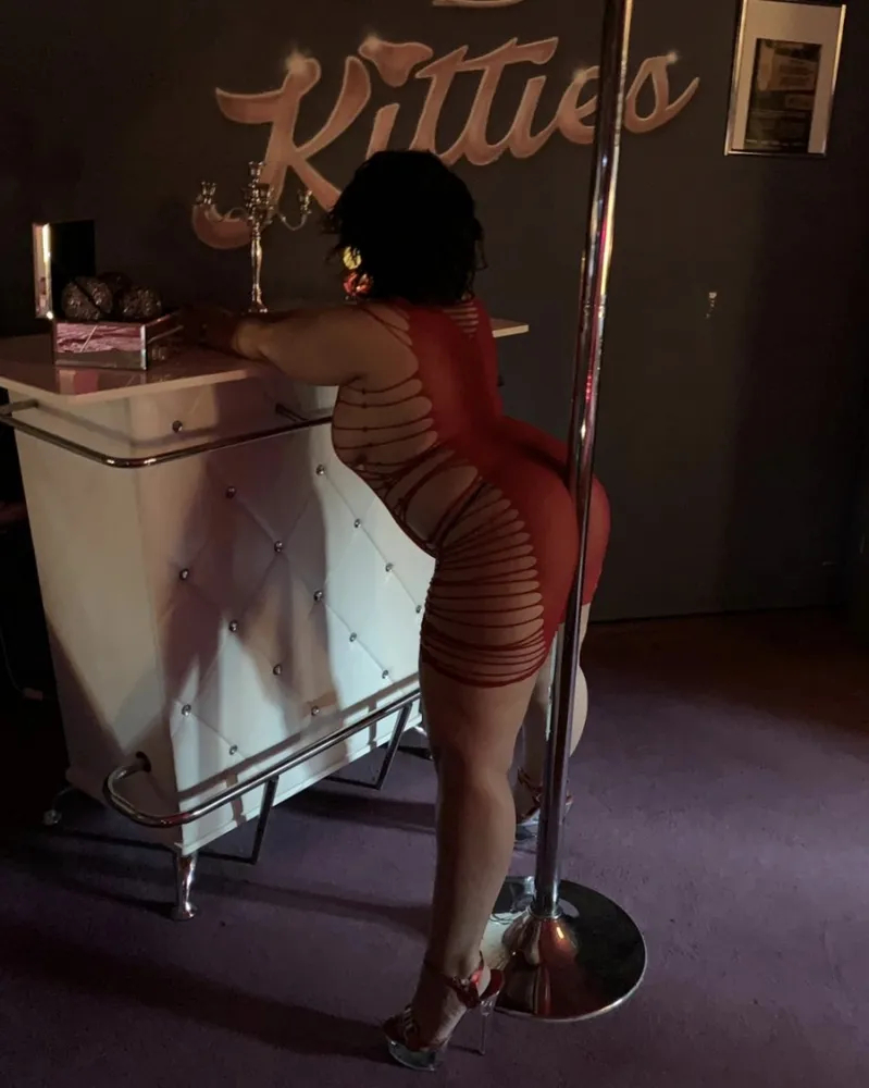 Lorena - Kitties Suite v Bürstadt +49 1590 1110101 // sex schůzky, sex rande, hobby děvky, děvky, prostitutky, shemale, transky