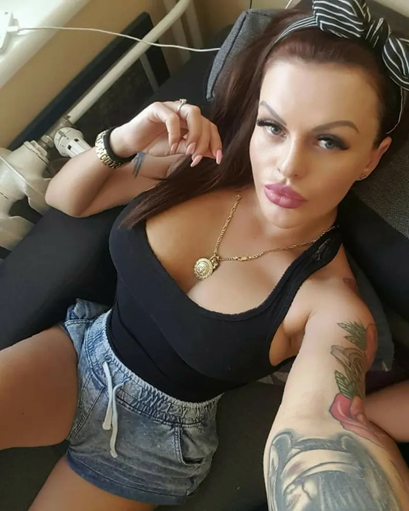 Polnische Nikola - Kitties Suite v Bürstadt +49 1590 1110101 // sex schůzky, sex rande, hobby děvky, děvky, prostitutky, shemale, transky